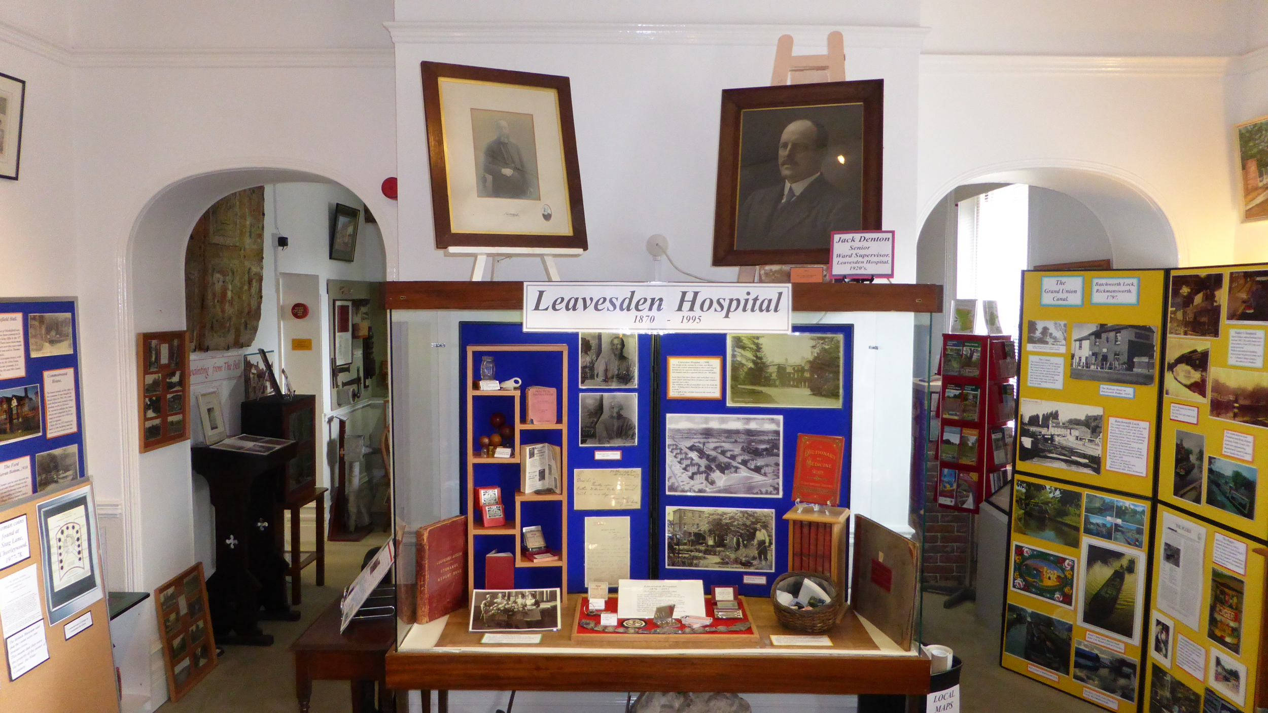 14 08 02 Museum Disp Leavesden 11