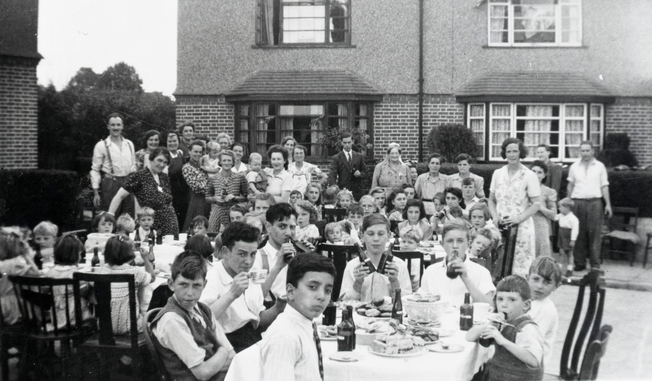 VE Day Photo Mill End